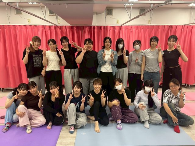 【エステティックビューティ学科】ヨガレッスンを実施しました！
